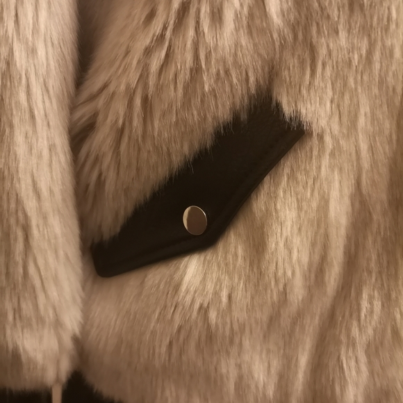 Faux fur jacket - Picture 4 of 4